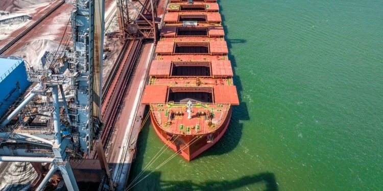 استفاده از کشتی‌های پاناماکس افزایش می‌یابد؛ تقاضا برای غلات و مواد معدنی