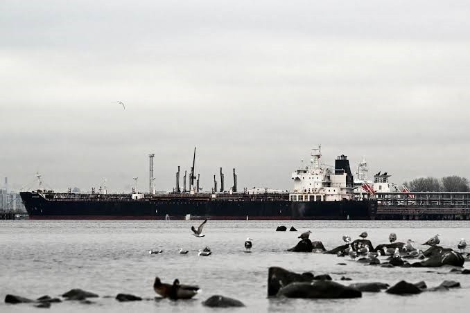 کاهش قیمت نفت صادراتی روسیه در پی تشدید تحریم‌های غرب